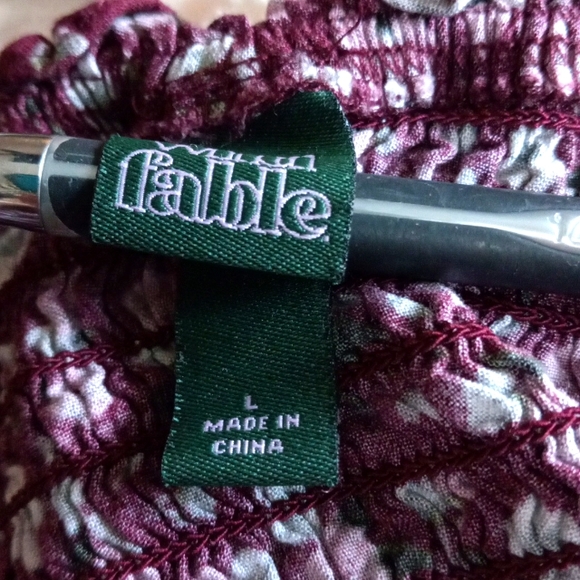 Wild Fable Burgandy Floral Cropped Elastic Sherred Top Size Large - Picture 5 of 5